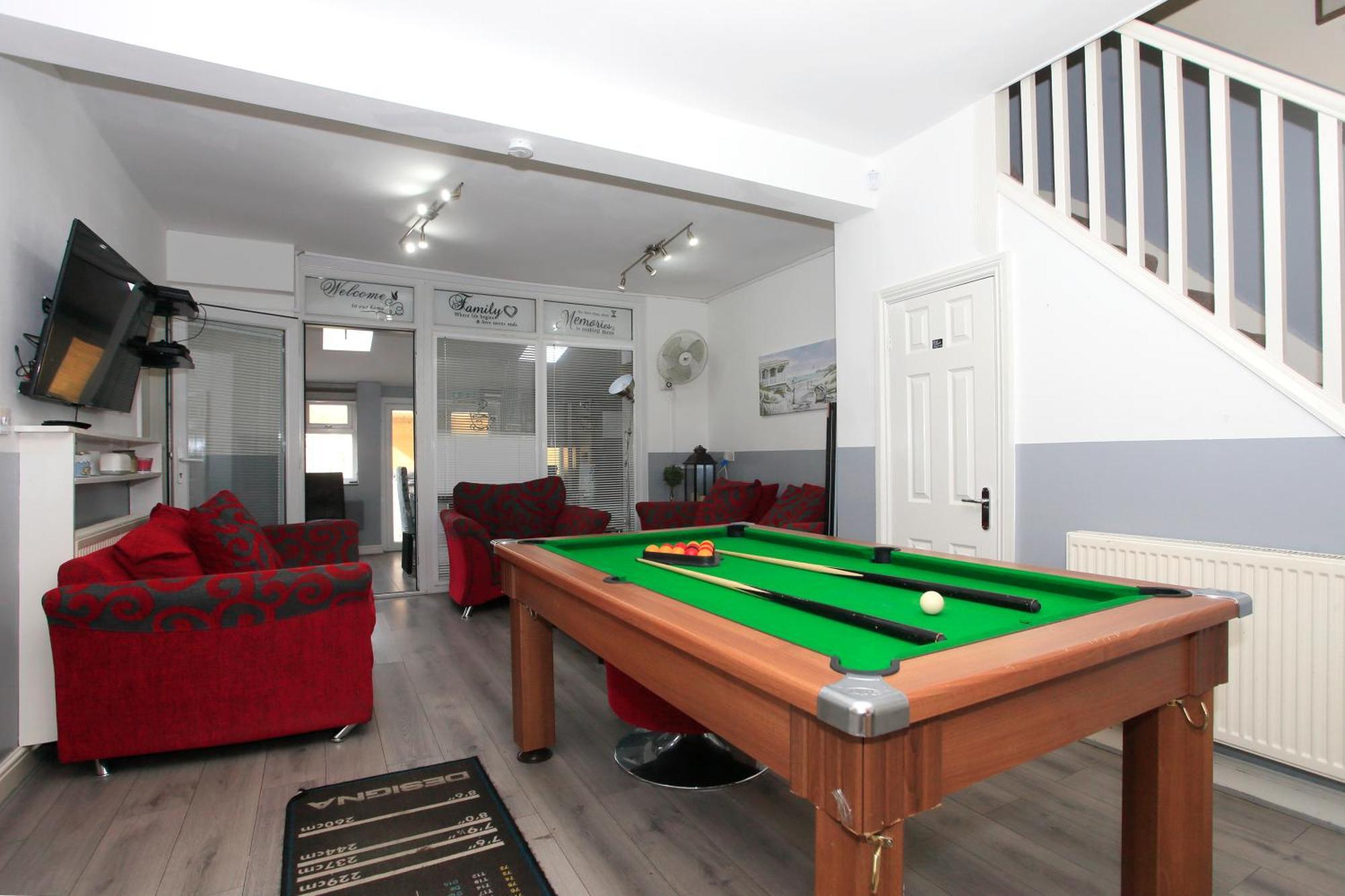Luxury Hot Tub Entertainment Room Central Park بيتربرو المظهر الخارجي الصورة